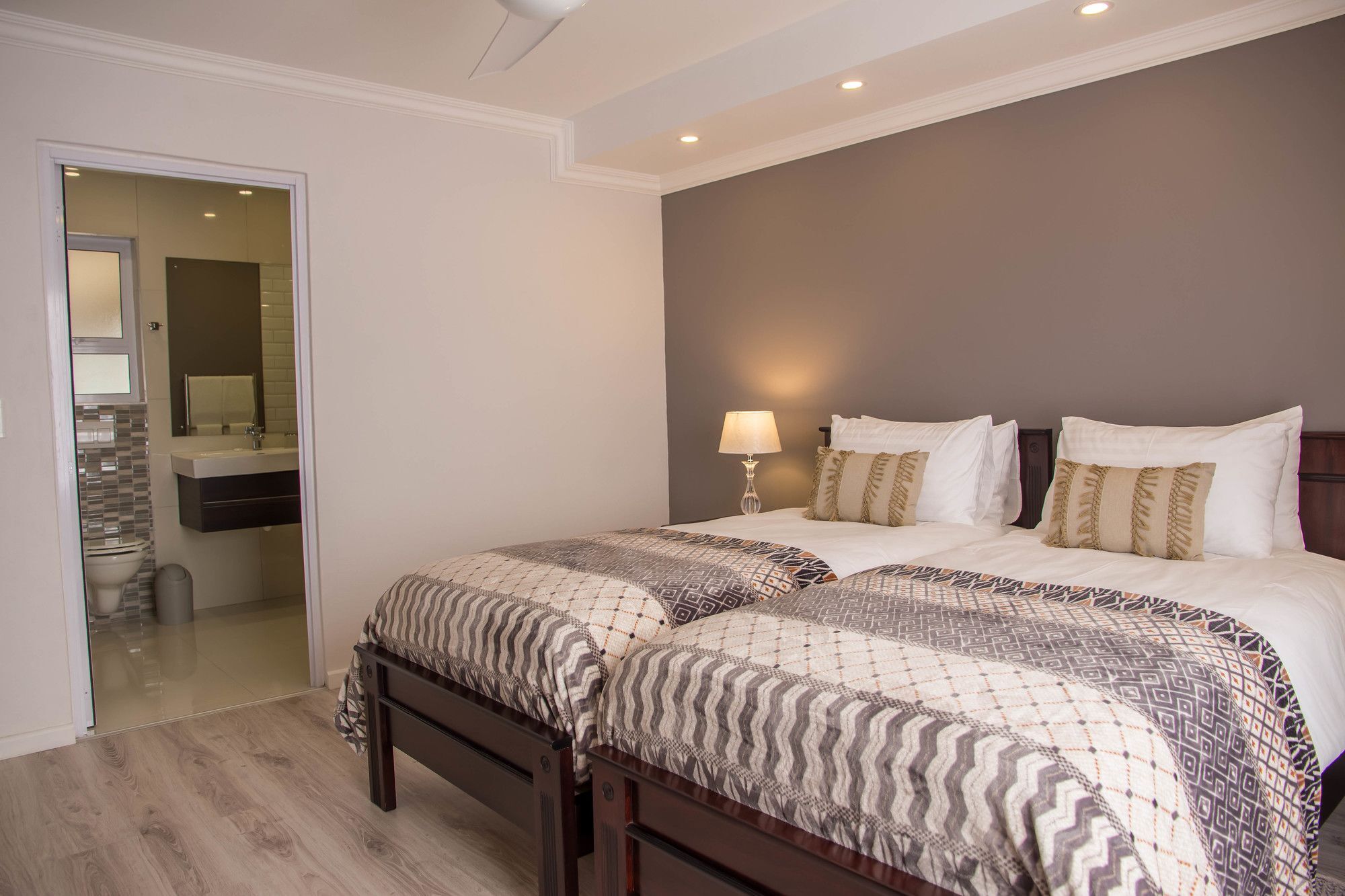 Sea Breeze Guesthouse Swakopmund Exterior photo
