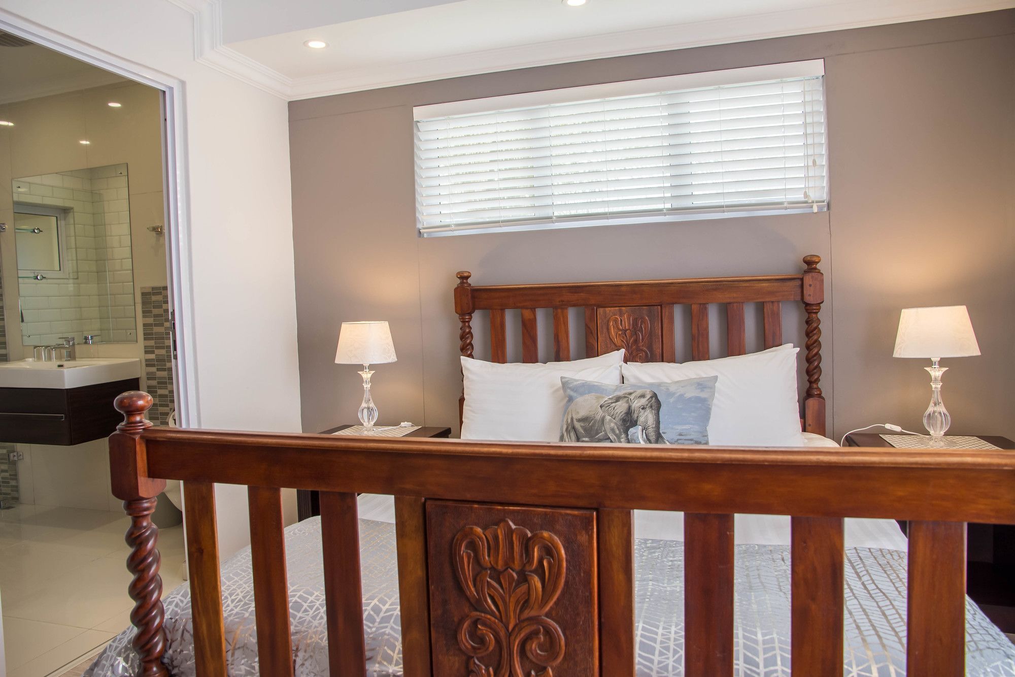 Sea Breeze Guesthouse Swakopmund Exterior photo
