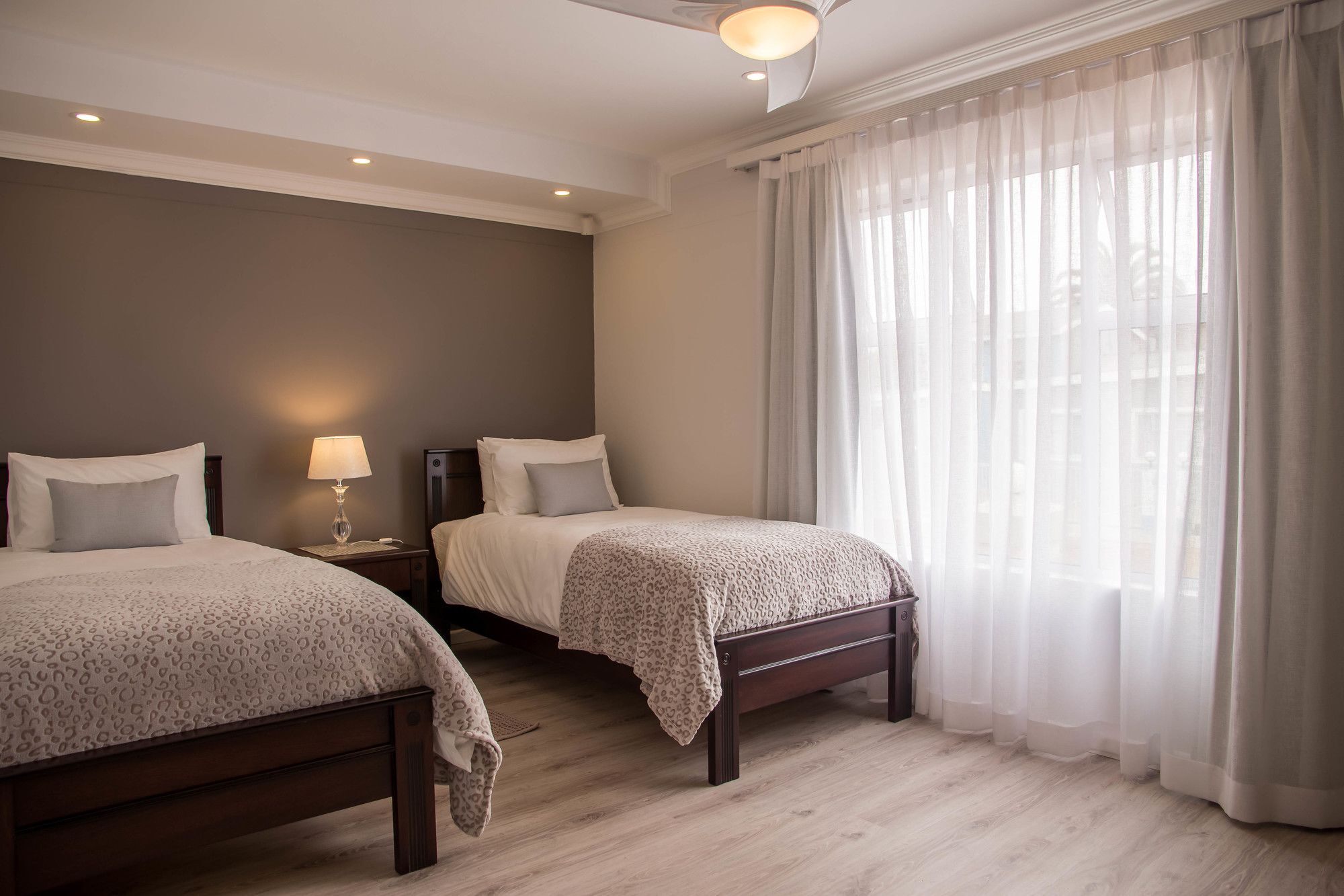 Sea Breeze Guesthouse Swakopmund Exterior photo